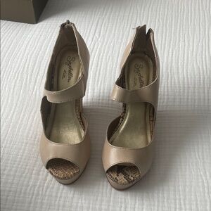 Seychelles Nude Peep-Toe Heels